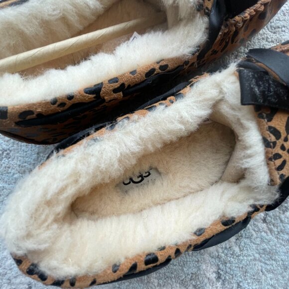 NEW 2016 UGG Australia Dakota Bow Leopard Moccasin Size 6 - Picture 9 of 11